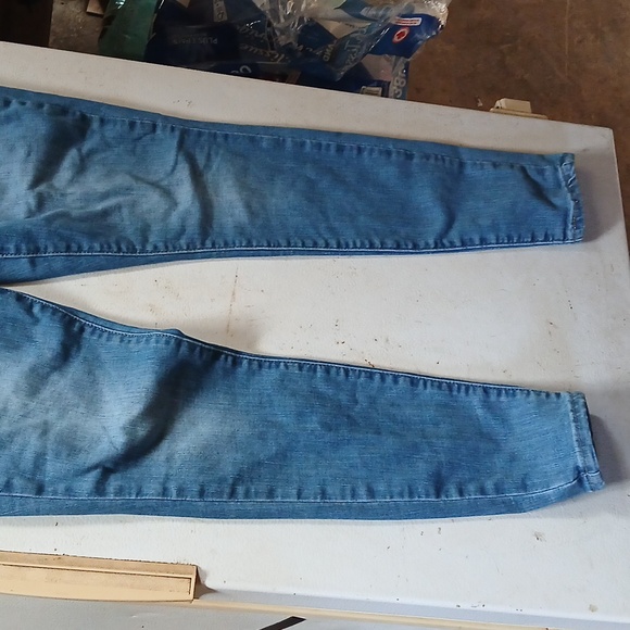 Levi High Rise Super Skinny - Picture 2 of 5